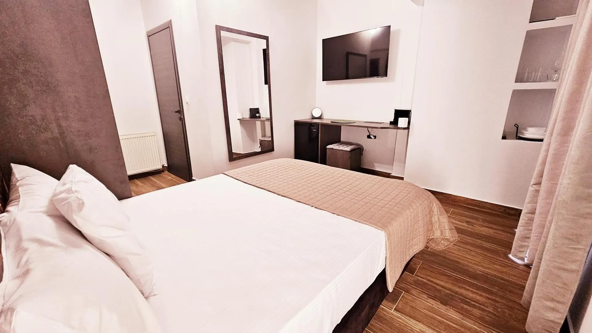 Sunrise Rooms Agios Nikolaos  Homestay